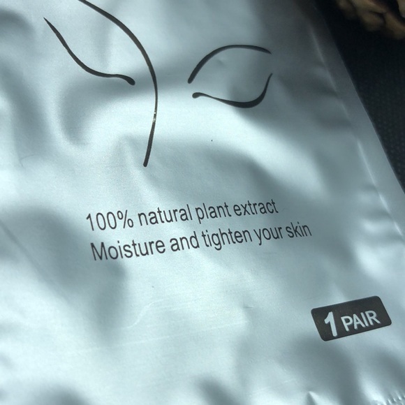 FREE With Purchase - Hydrogel Eye Patch 5pcs - Picture 2 of 4